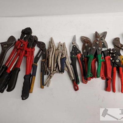 9207: 20 Misc Vice Grips, Bolt Cutters, Snips lot
Misc Vice Grips, Bolt Cutters, Snips lot Crescent Wrench Approx 5 Vice Grip Approx 5...