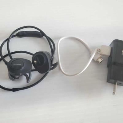 5528: Bose Earbuds with Charger
Bose Earbuds with Charger
OS19-037887.18