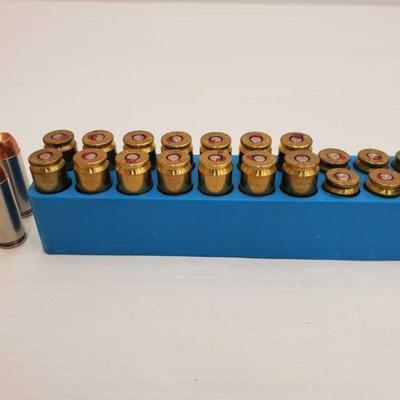 580: 50 AE Cal Ammo
Approx 16 rnds of 50 AE ammo with 2 empty casings.