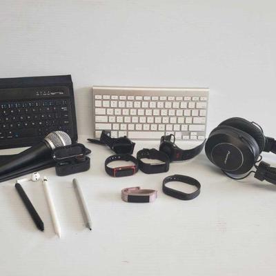 5532: Apple Wireless Keyboard, Pioneer Headphone, Smart Watch, 4 Fitness Watches and more!
Includes tablet keyboard attachment, garmin...