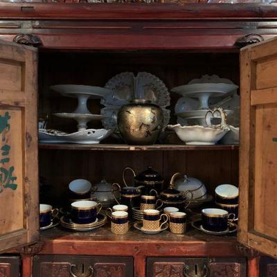 Hand Carved Chinese Cabinet 