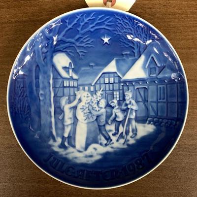 Bing & Grondahl Christmas Plate, 1987, The Snowman's Christmas Eve