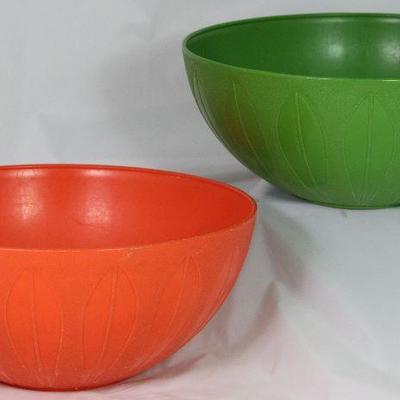 Deja (1960-1970) Orange and Avocado Green Plastic Bowls (10.5â€D x 5â€H)