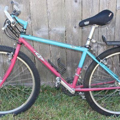 Salsa Ibis Mountain Bike with Shimano Deore Brake and Gear System from Bikesport Houston Tx 