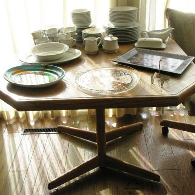 Douglas Furniture kitchen table and chairs   BUY IT NOW  145.00