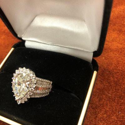 3.45 ct Pear shaped center stone diamond ring!!