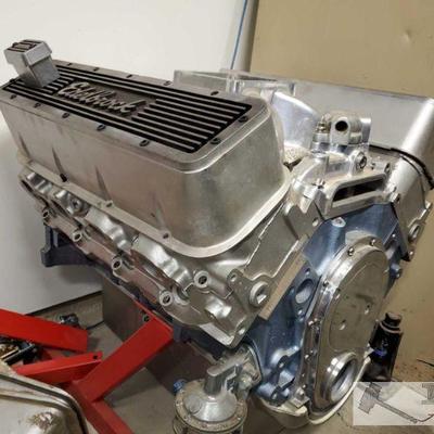 151:Chevy 427 Tall Deck 4 Bolt Engine with Edelbrock Parts
Edelbrock intake manifold model 454-TD Victor and Edelbrock valve covers....