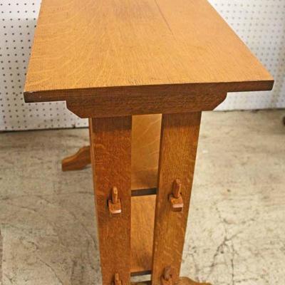  ANTIQUE â€œRoycroft Furnitureâ€ Mission Oak 3 Shelf Table, East Aurora, NY

Auction Estimate $200-$400 â€“ Located Inside 