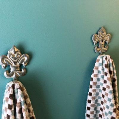 - Paypal Payment Only  BG0055: 2 Fleur De Lis Wall Hangers $10 OBO Local Pickup