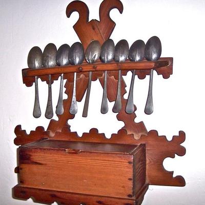 PERIOD AMERICAN SPOON HUTCH WITH  A COLLECTION OF EARLY SPOONS