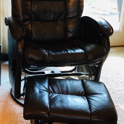 VERY COMFORTABLE AND EASY TO MOVE.