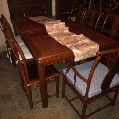 GGREAT LOOKING DINING SET,