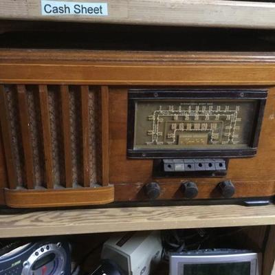 Mantola Tube Radio