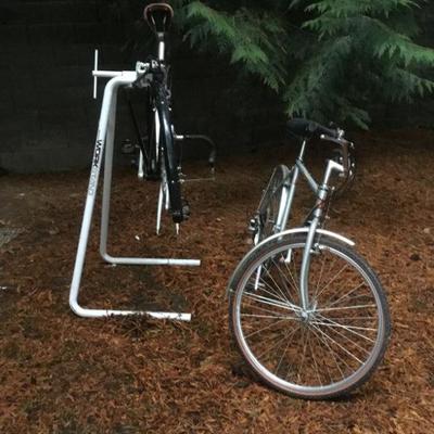 Blackburn Workhorse - Bicycle Repair Stand, Raleigh Citysport Uptown Bike