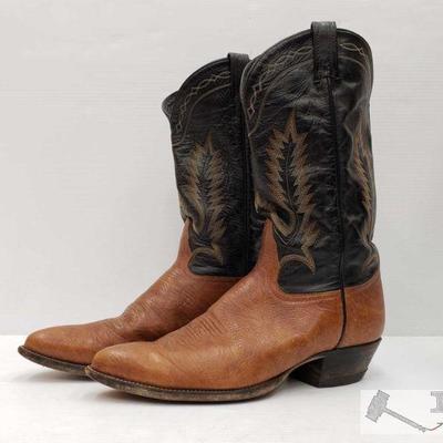 Cowboy Boots, 11D
These boots are a size 11D