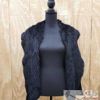 Qi Authentic Rabbit Fur Vest size Medium
This sweater is Real Dyed Rabbit Fur its a size Medium, has never been worn. The tags are still...