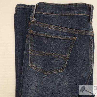 Lucky Brand Jeans, 8/29
These lucky brand jeans are a size 8 or 29 and they are in great condition. they have only been worn just a...