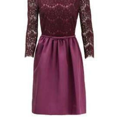 Erin Fetherston Polly Dress,12
A delicate bow makes this lacy Erin Fetherston dress charming! This dress is a size 12 and had been worn...