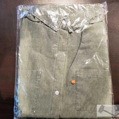 Green Button Up, L
This button up is green and is a size large. It is beautiful, in great condition and never been taken out of the...