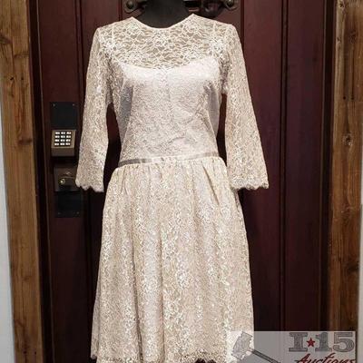 Nha Khanh Dress,12
This beautiful Nha Khanh Dress is a size 12 and has only been worn a couple times, it is in great condition! This...