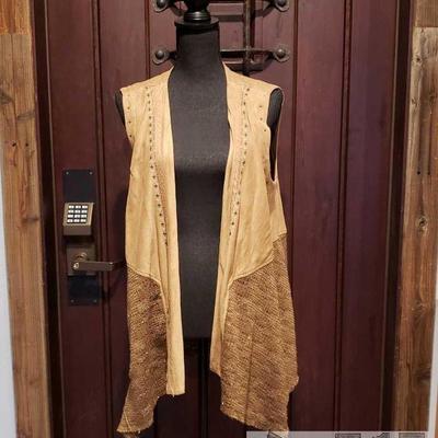 Miss Me Native American Cardigan, XL
This beautiful cardigan is in size XL, it is also in great condition. It has been worn just a couple...