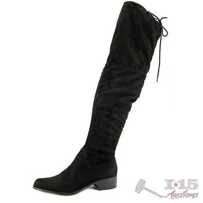 Charles David Boots, 8.5
These beautiful boots by Charles David are size 8.5 and are NEVER WORN, they also come in their box!
Brand:...