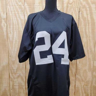 Marchawn Lynch, Oakland Raiders, Autographed Jersey with COA, XL
This Marchawn Lynch, Oakland Raiders, 5 Time Pro Bowler, Autographed...