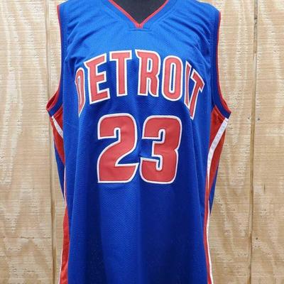 Blake Griffin, Detroit Pistons, Autographed Jersey with COA, XL
This Blake Griffin, Detroit Pistons, 6 Time All star, Autographed Jersey...