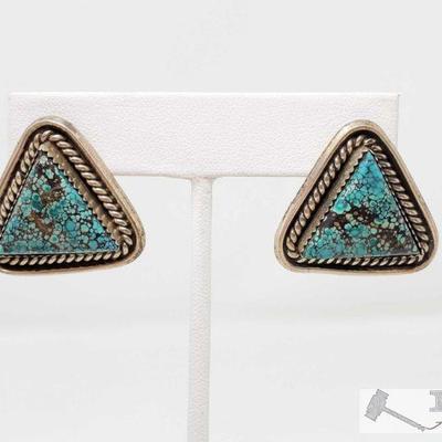 Authentic Native Turquoise Sterling Earrings, 16.7g
Weighs 16.7g
Metal Type: Sterling Silver
Gemstones: Turquoise 
