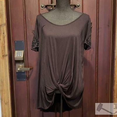 CY Fashion Black Shirt
This Black shirt is in great condition, has only been worn a couple times! size is Medium/Large
No tag on item to...