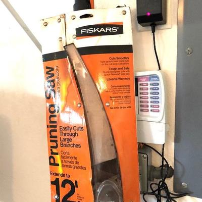 Fiskars 12 Ft. Pruing Saw