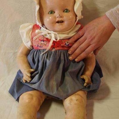 Vintage Baby Doll w sleepy eyes! So sweet!