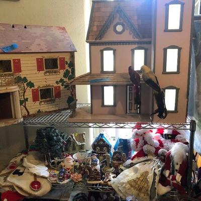 Doll houses 