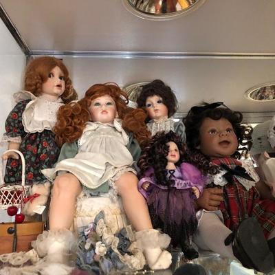 Lee Middleton dolls and many other German antique dolls ! 