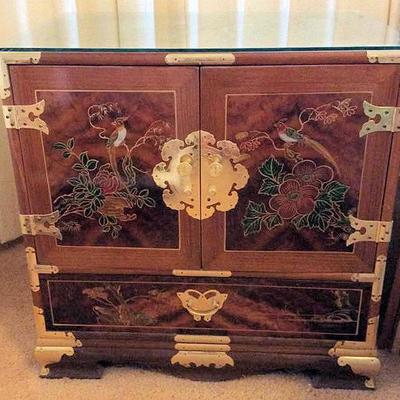 KFF063 Pair of Oriental Style End Tables Night Stands