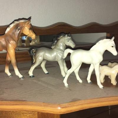 porcelain horse figurines 