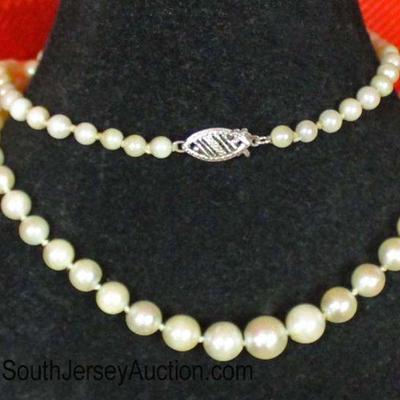  Marked 14 Karat White Gold Clasp Pearl Necklace 