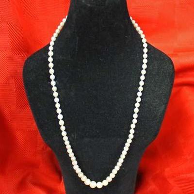  Marked 14 Karat White Gold Clasp Pearl Necklace 