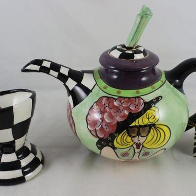 Sealed with a Kiss SWAK Character Collection Lynda Corniellio â€œGertie Tea for Oneâ€.  Teapot and Cup