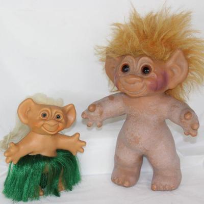 Thomas Dam Lykke Vintage 1970â€™s Troll: Hawaiian Hulu Dancing Troll (6â€) and 9â€ Troll without clothes