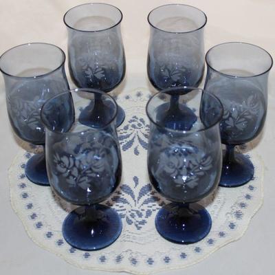 Pfaltzgraff â€œYorktowneâ€ Blue 8 oz. Wine Glasses