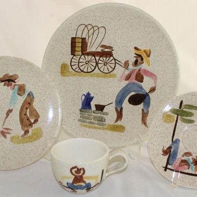 Red Wing Pottery â€œRoundupâ€ 1958 Hand Painted 4 Piece Place Setting: Dinner Plate, Salad Plate and Cup & Saucer 