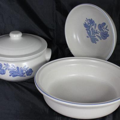 Pfaltzgraff  â€œYorktowneâ€ USA 1967:  2 Quart Casserole w/Lid and 2 Quart Baker/Casserole Insert (Stand & Lid not Shown)