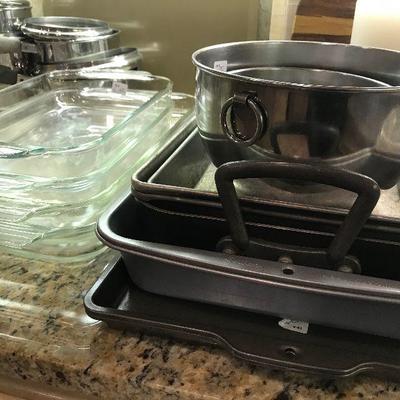 Pyrex Casserole Dishes, Pots and Pans 