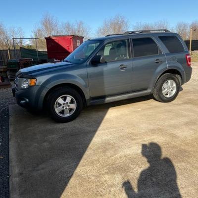 2010 Ford Escape, 4 door, sunroof