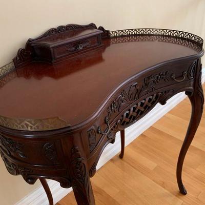 Antique Style Kidney Writing Desk with Chair 