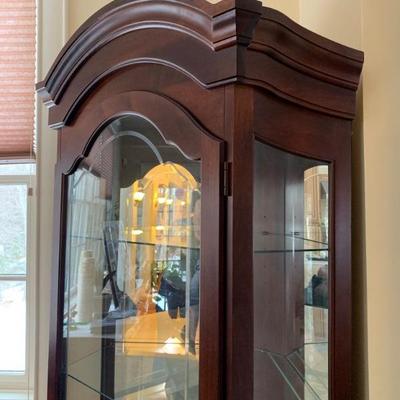 Mirrored Back Arch Top Mahogany Display Case 