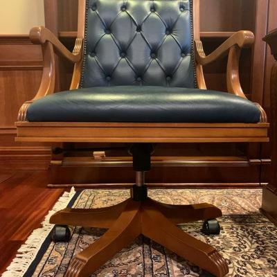 Tufted Back Executive Chair 