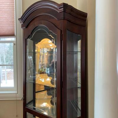 Mirrored Back Arch Top Mahogany Display Case 