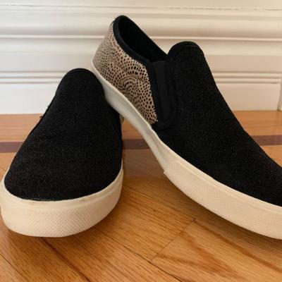 Women's and Men's Clothing and Shoes 